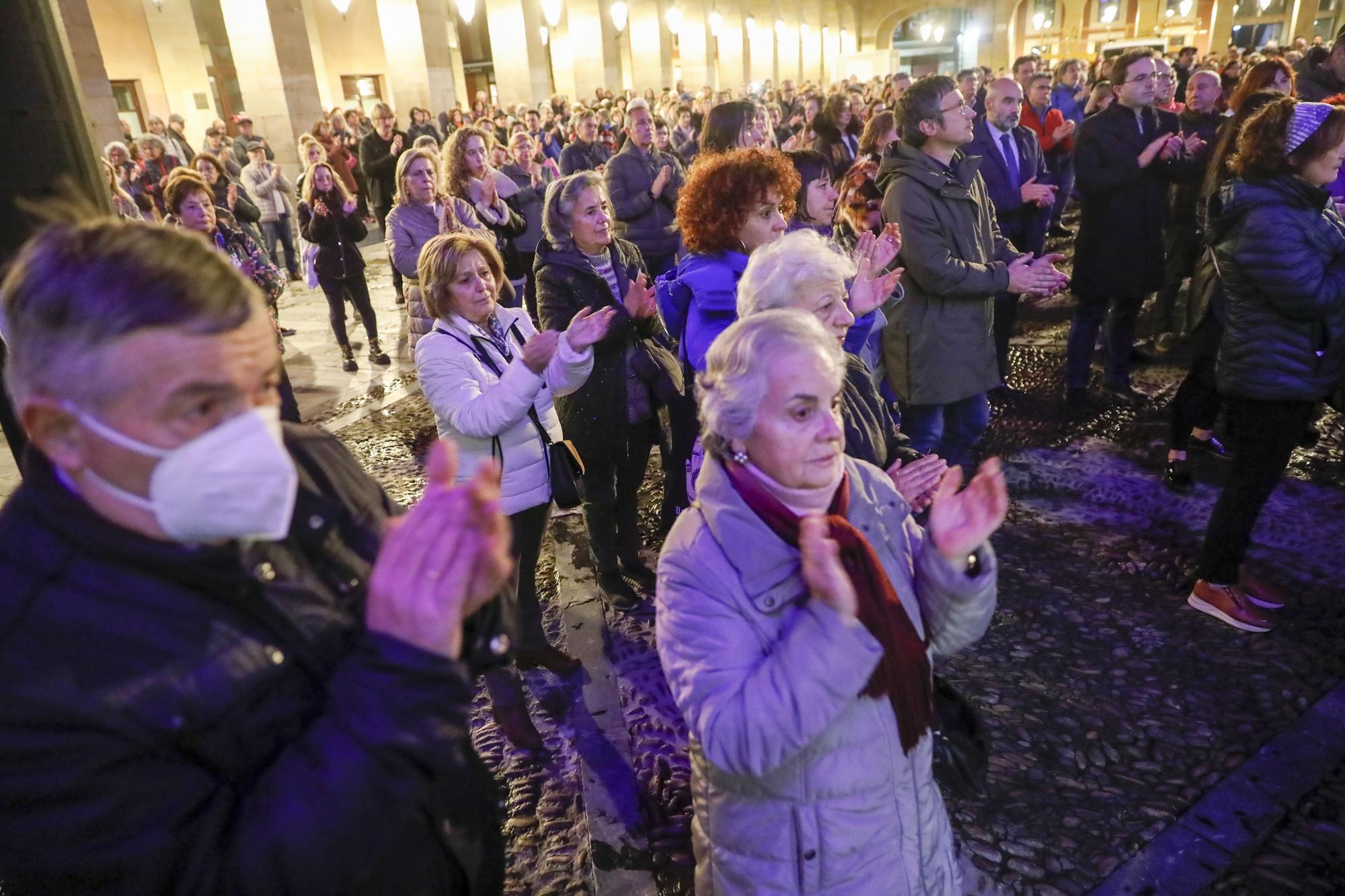 En imágenes: Gijón se cita en la plaza Mayor por el Día Internacional de la Eliminación de la Violencia contra las Mujeres