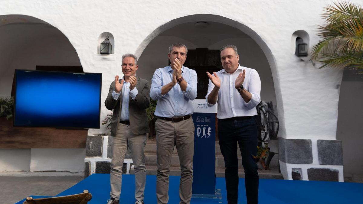 Elías Bendodo, Manuel Domínguez y Carlos Ester.