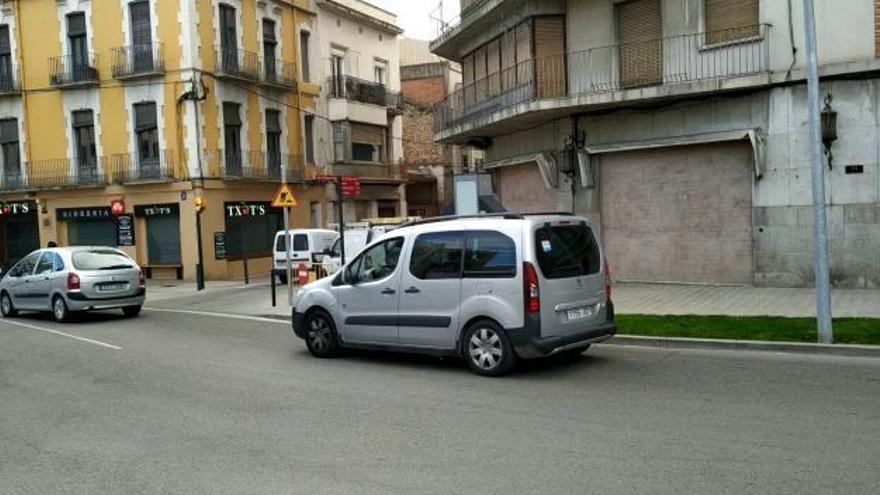 Comença la retirada de cabines telefòniques a Figueres