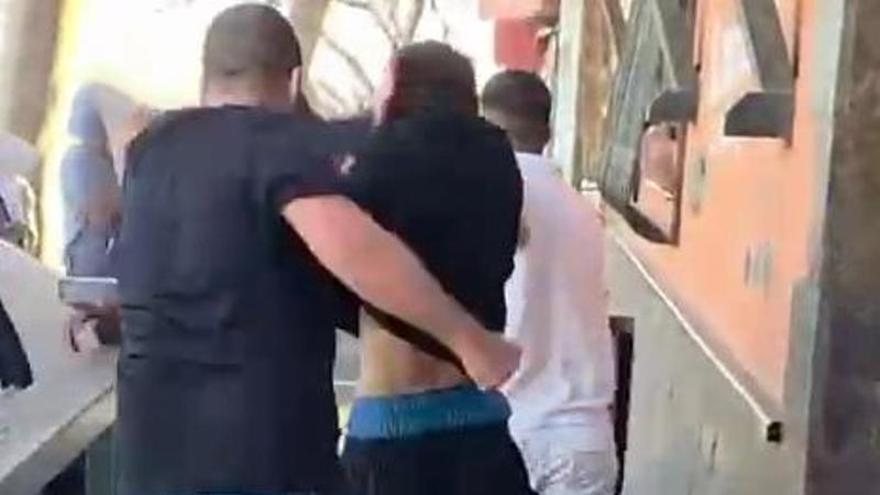 На Тенеріфе «громадянське затримання» підлітка переросло у розслідування щодо самосуду