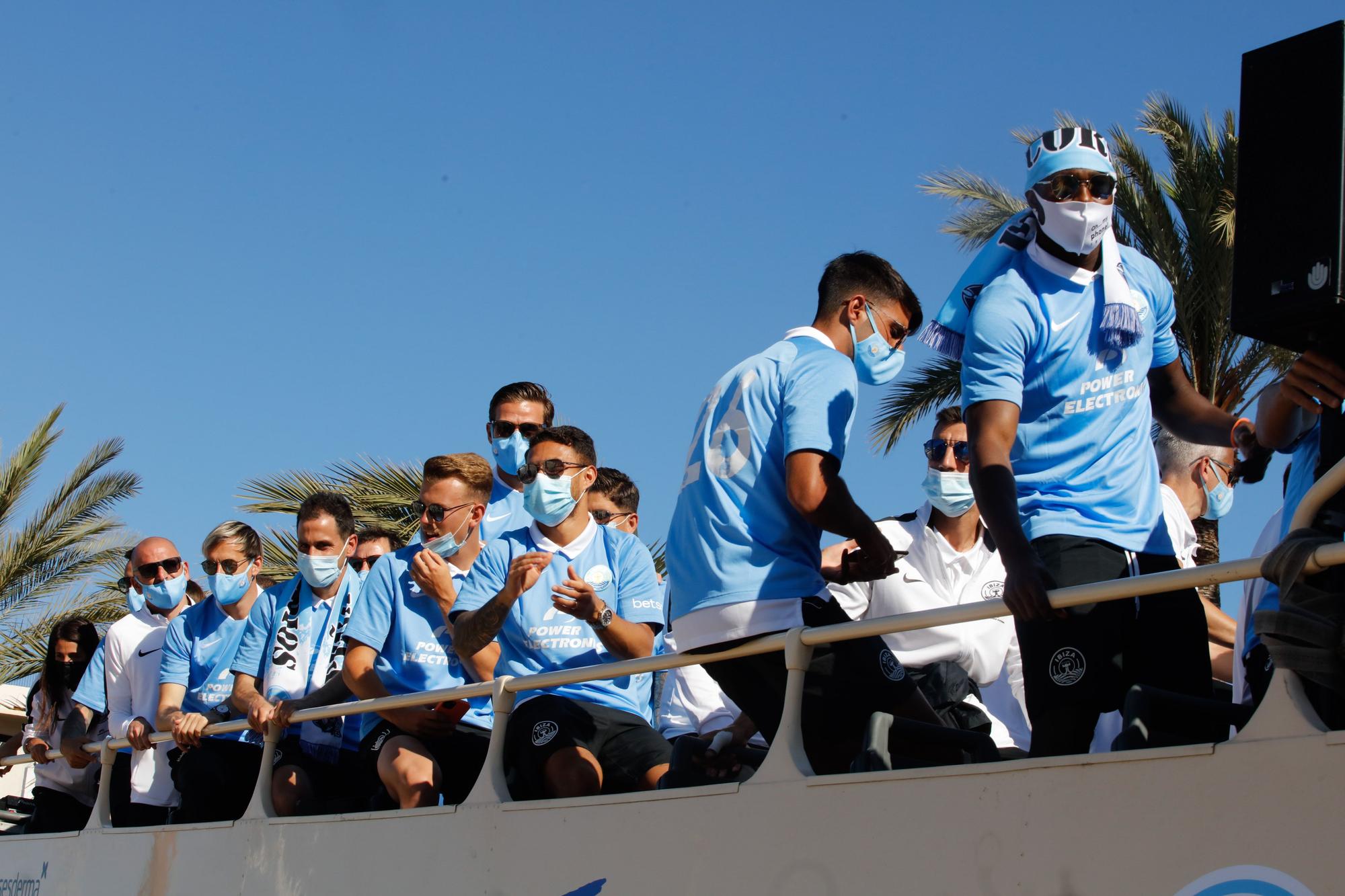 Imágenes de la celebración en casa de la UD Ibiza