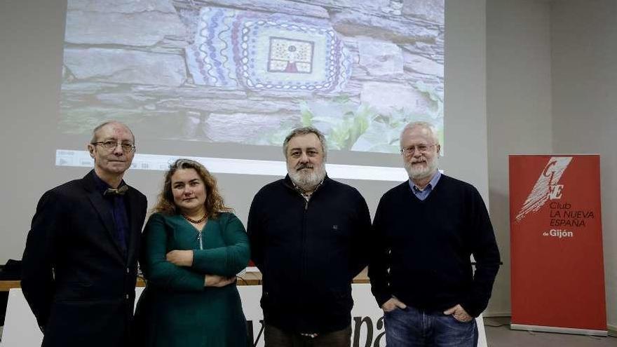 Por la izquierda, David Rivas, Llucía Fernández, Xosé Nel Riesgo y Roberto González-Quevedo.