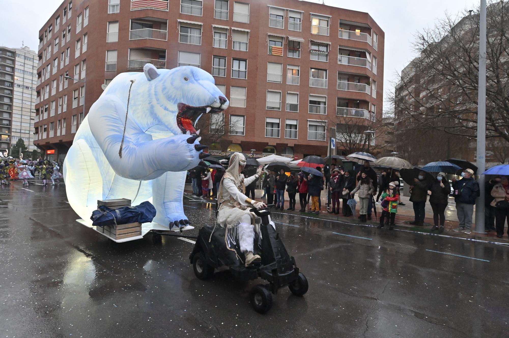 Teatro y música en el desfile de animación de la Magdalena