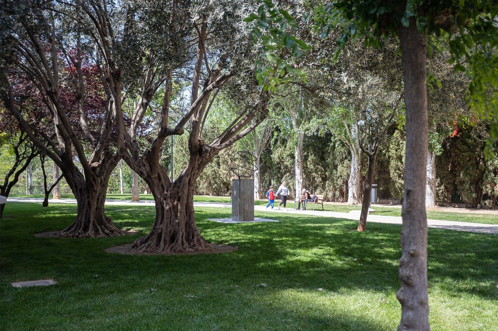 FOTOGALERÍA | Nueva jardinera y accesos en el parque Glorieta del Esperando