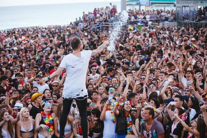 Carnaval de Maspalomas: Carnaval en la Playa y Entierro de la Sardina