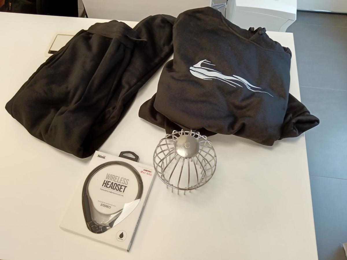 Chándal, auriculares y protector de canalones, las sorpresas que han tocado en la redacción