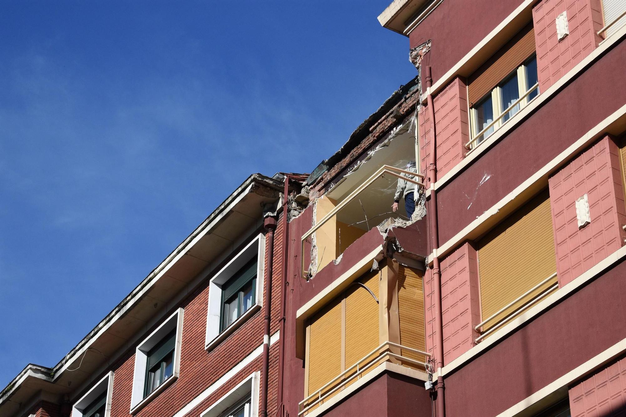 Derrumbe en calle Luanco de Gijon (20).jpg