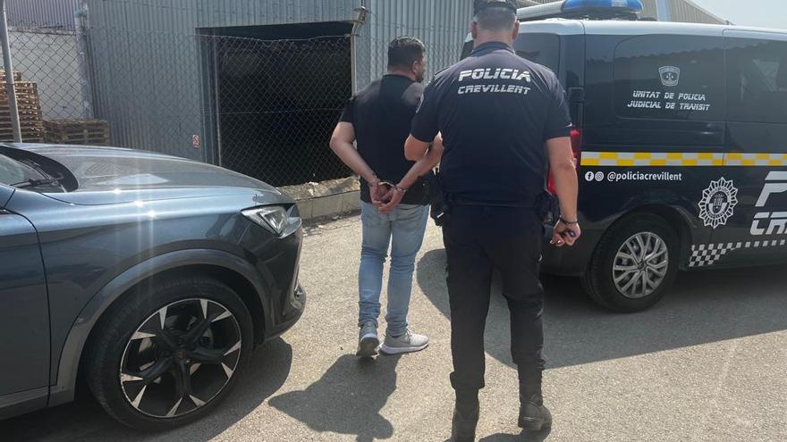 Detenido en Crevillent tras acudir a la Policía Local a recuperar un coche robado en Italia