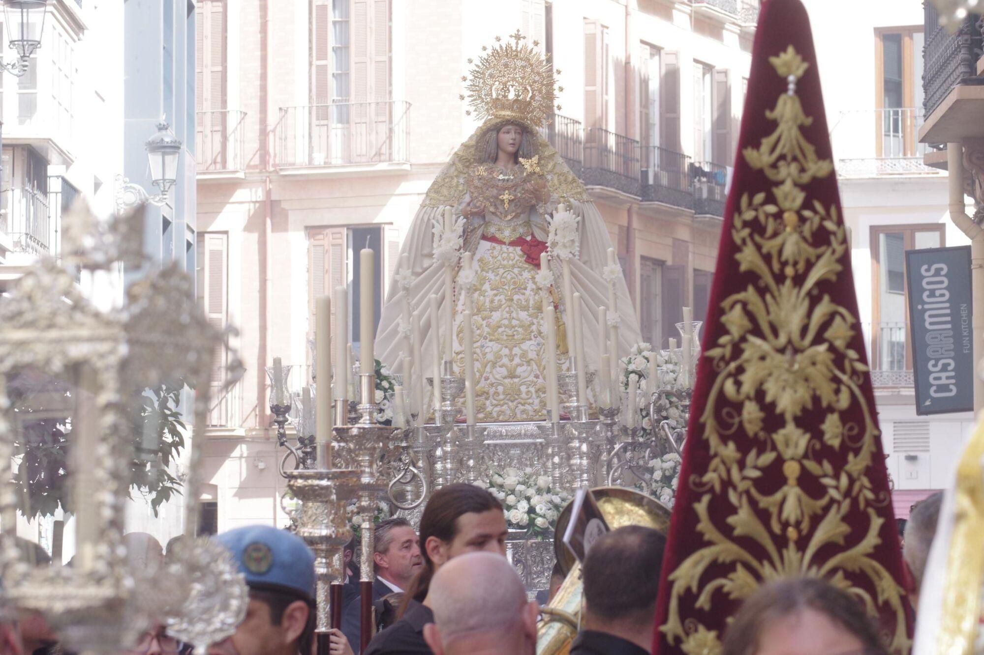 La Virgen del Sagrario, de la hermandad de Verdad y Sagrario (Carranque) sale de San Julián para el traslado al altar de la Agrupación de Cofradías, que presidirá con motivo de la festividad del Corpus en Málaga