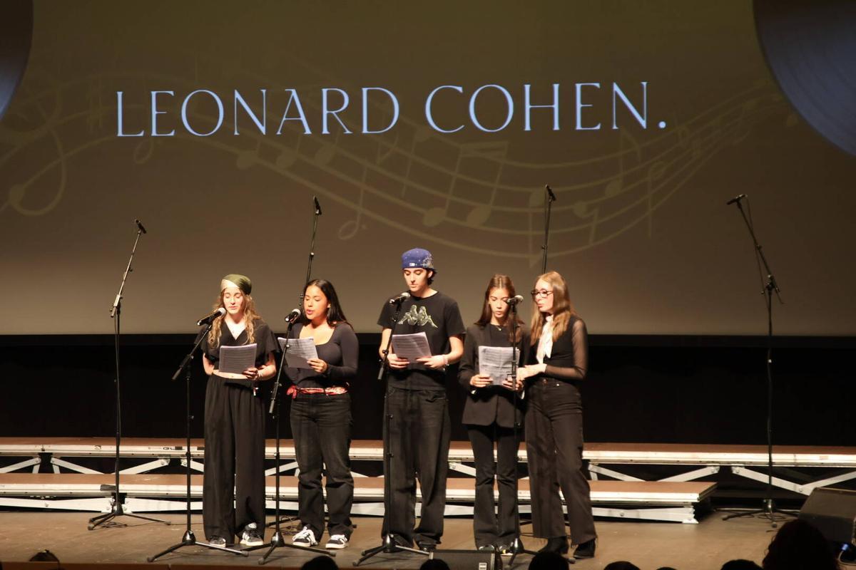 El grupo de la Escuela de Arte, en el festival de coros.
