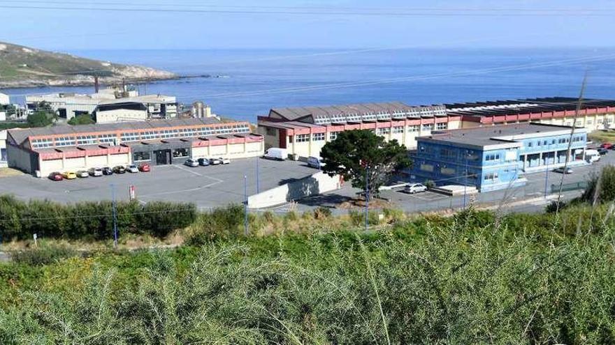 Vista del antiguo matadero de Mafriesa y de Saria, que forman el polígono de Suevos, en Arteixo.