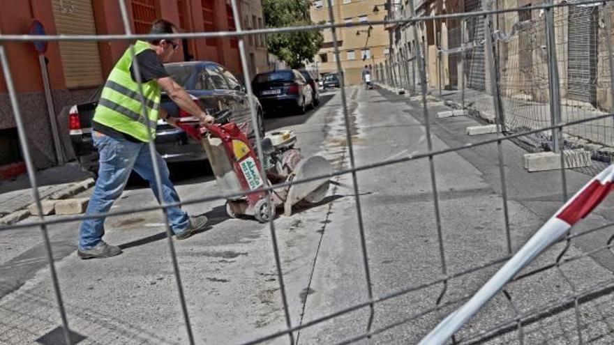 Compromís denuncia riesgos en el Tossal de Alcoy por el alcantarillado degradado