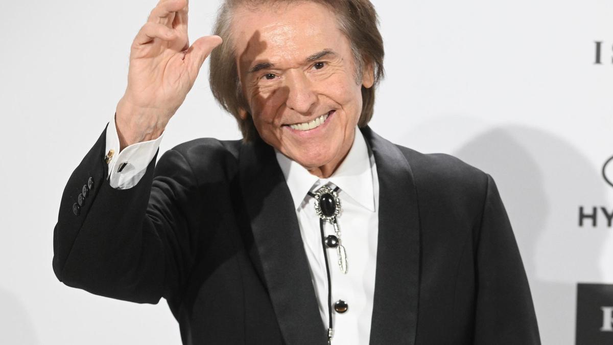 Raphael durante la gala de entrega de premios Hombre del año 2024. Imagen de archivo.