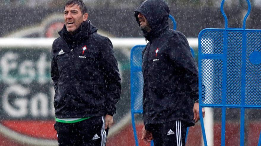 Berizzo, durante el entreno de hoy // RICARDO GROBAS