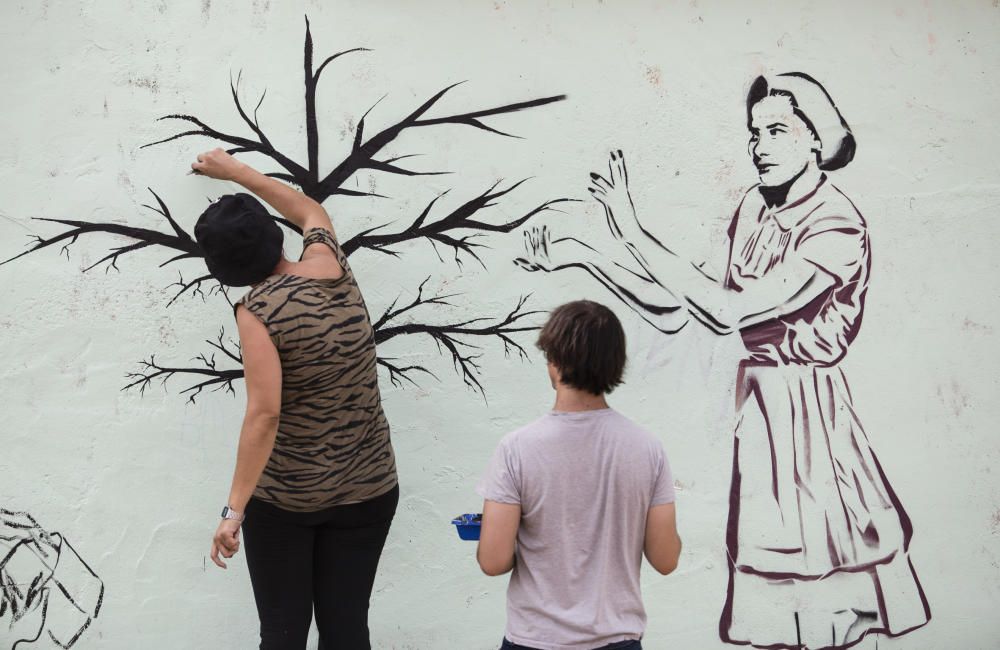 El arte urbano decora el grupo Lourdes