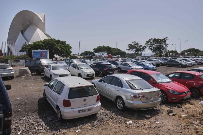 Parking ilegal junto a la Ermita de Regla, en Santa Cruz de Tenerife