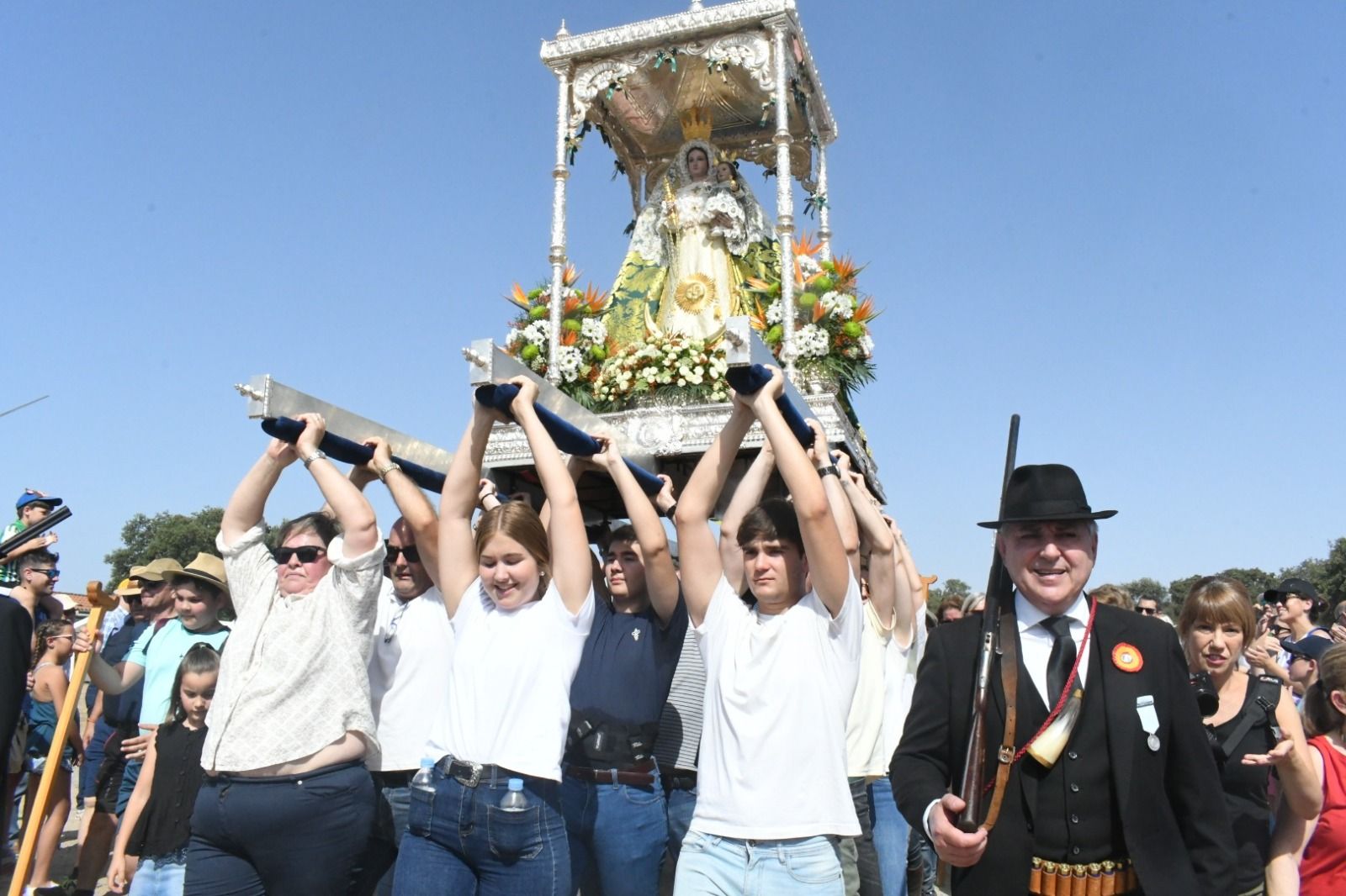 La Virgen de Luna ya está en el santuario de La Jara