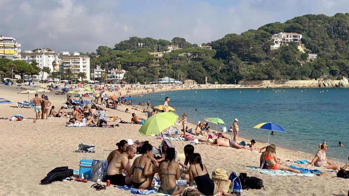 La platja de Lloret de Mar, a mitjans d’octubre