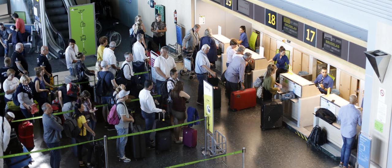 Manises pone rumbo a los 9 millones de pasajeros en 2020 tras tres años de récord