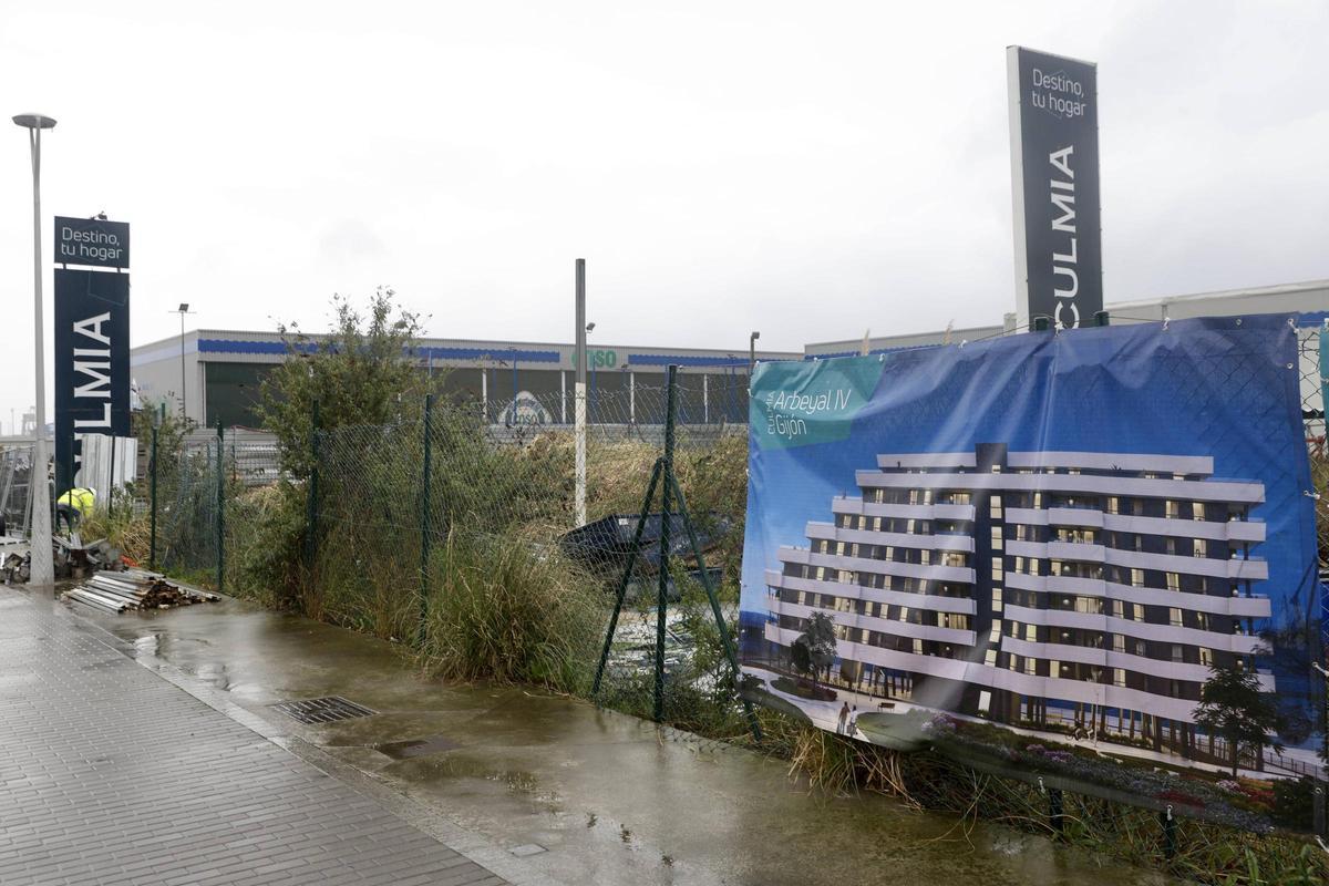 La construcción transforma la fachada marítima de la zona oeste de Gijón en el Arbeyal (en imágenes)