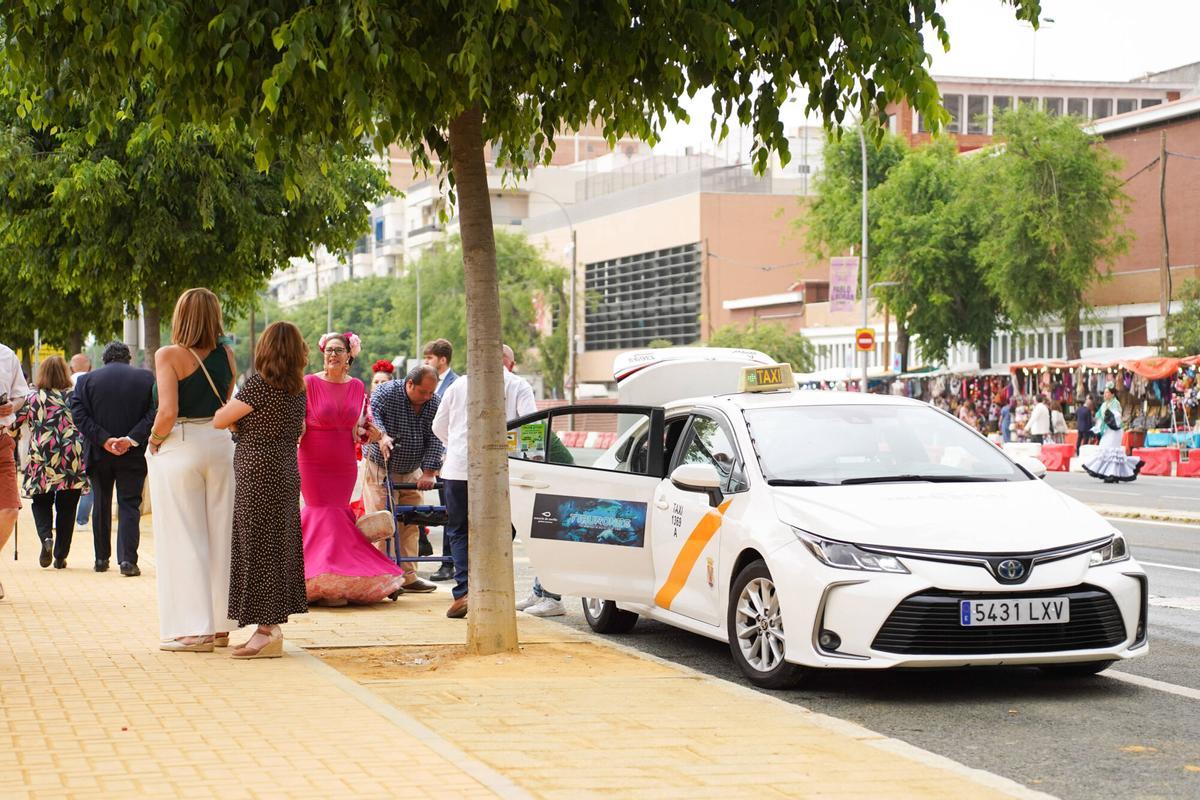 Taxis en la Feria de Abril de Sevilla.