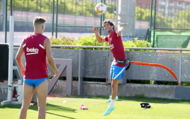 Entreno con estreno del pasado futuro del Barça