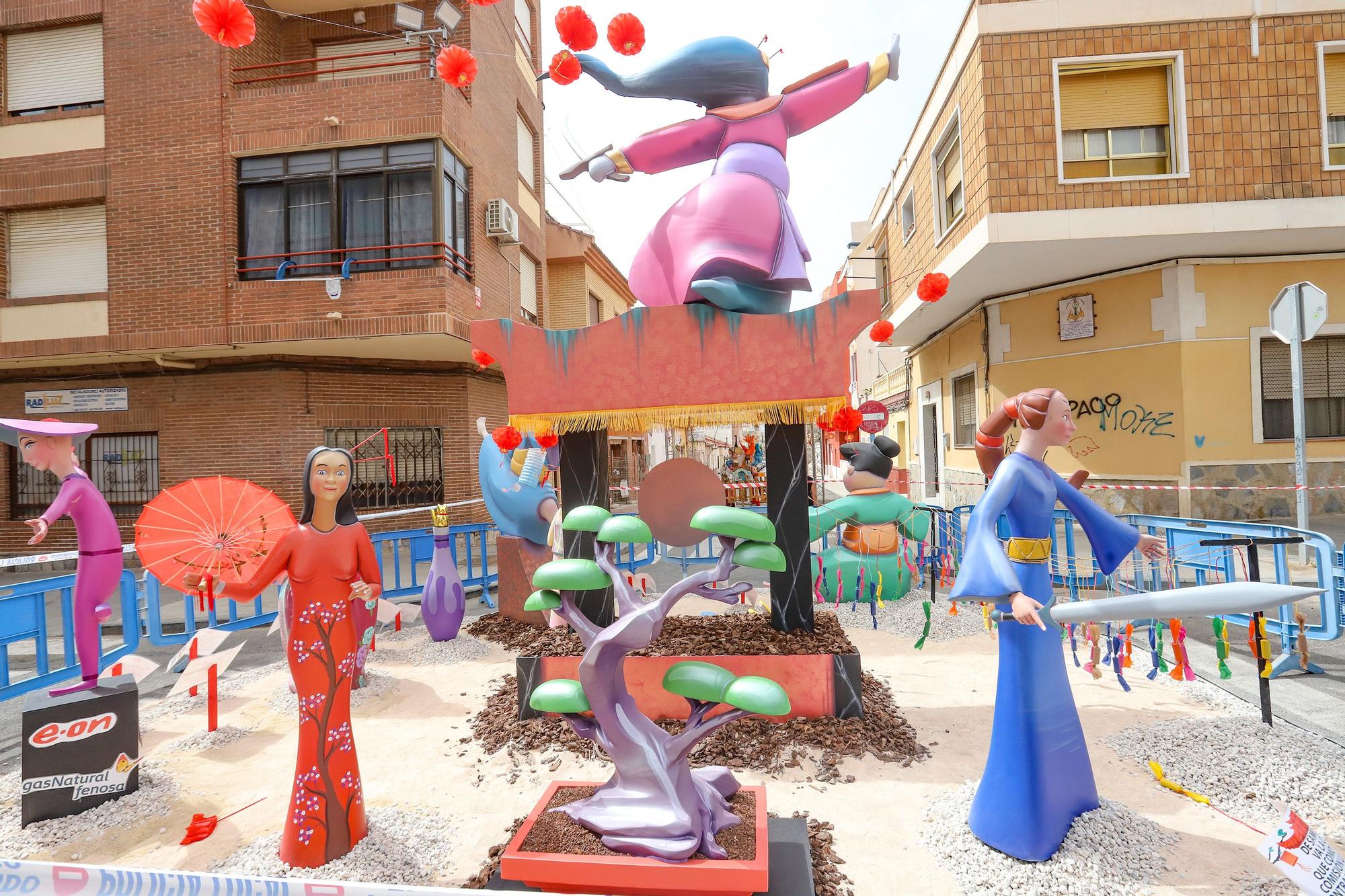 Hoguera del barrio de Los Molinos del Calvario en Torrevieja