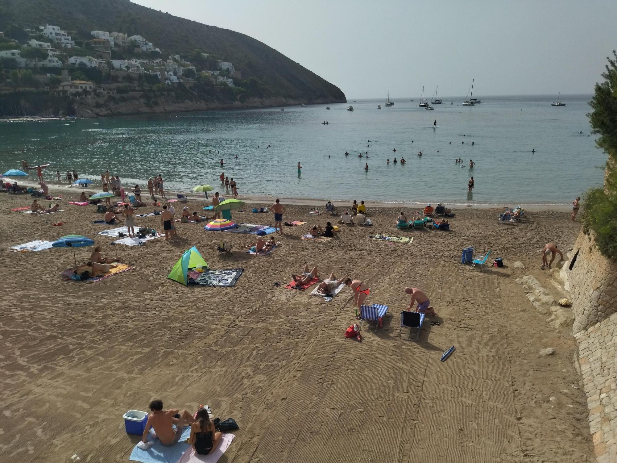 La playa del Portet de Moraira, sin apreturas: septiembre es otra historia