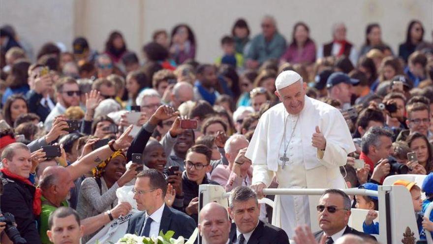 El papa viaja a Egipto con un mensaje de reconciliación entre religiones