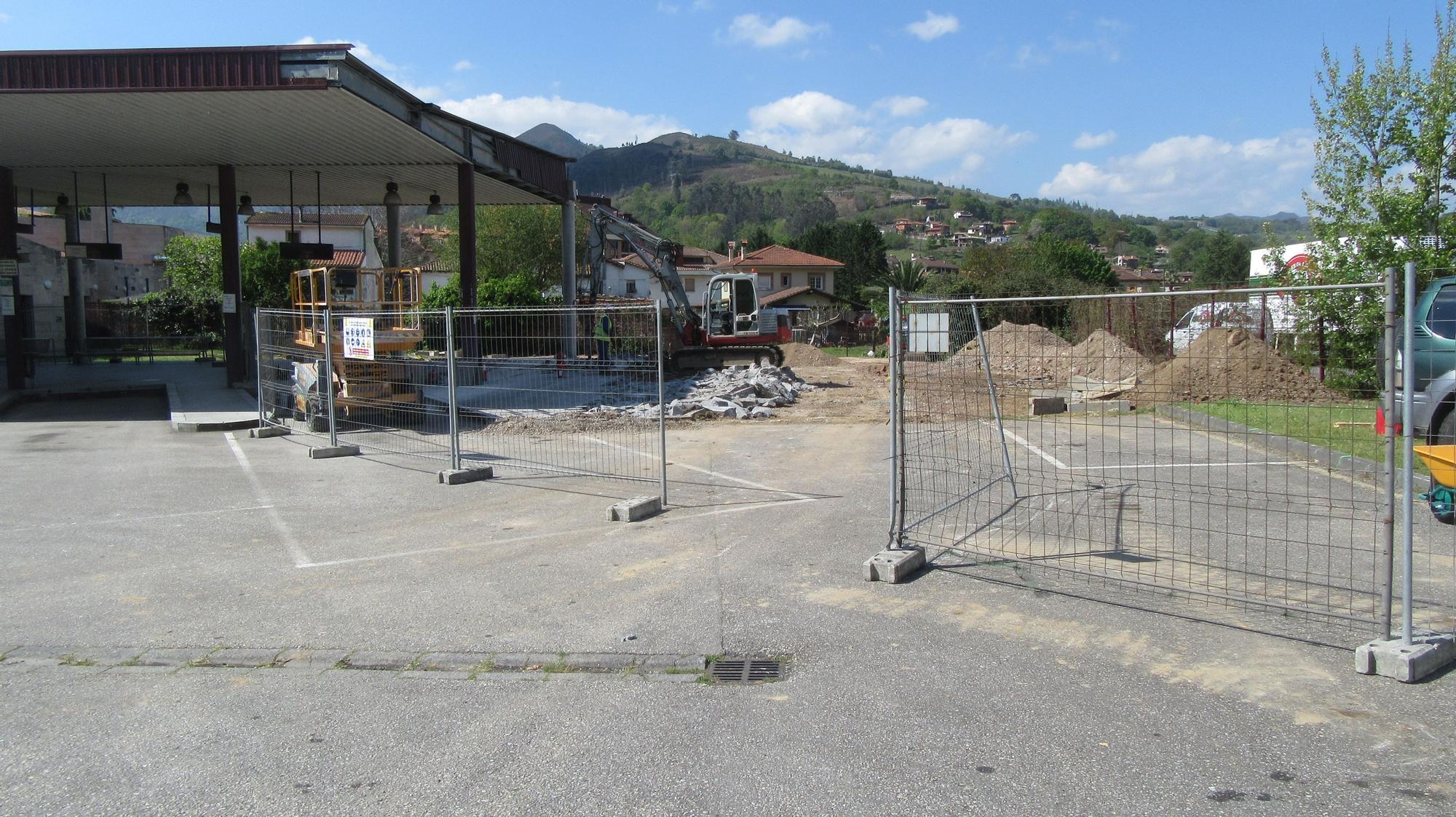 Iniciadas las obras para que la estación de autobuses de Cangas de Onís tenga talleres