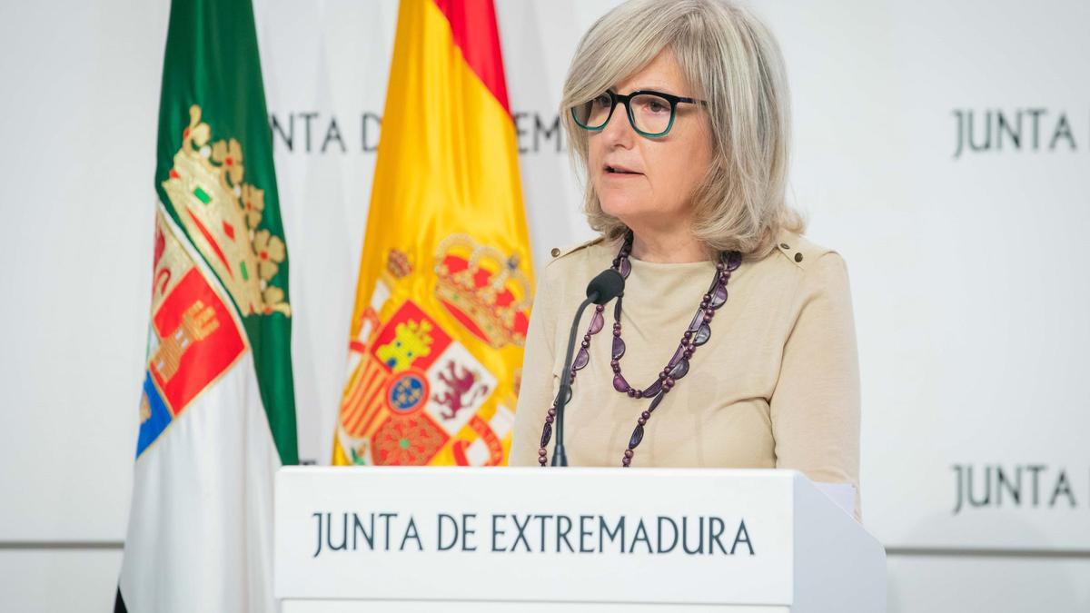 La Junta de Extremadura defiende a Beatriz Biedma tras las acusaciones de Gallardo.