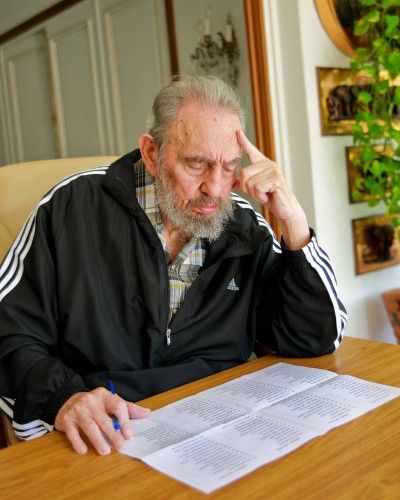 Fidel Castro dedica gran parte del día a estudiar.