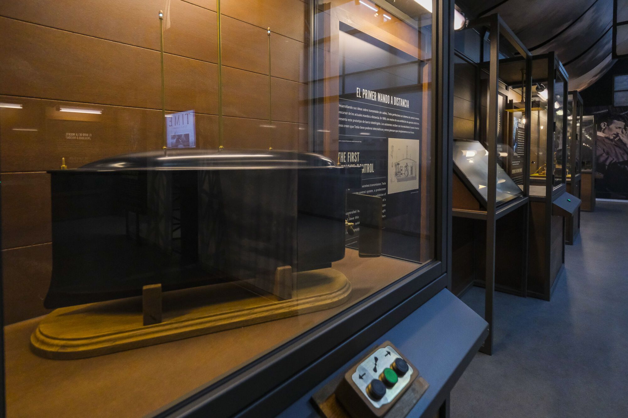 Exposición itinerante sobre Nikola Tesla en el parque de San Telmo