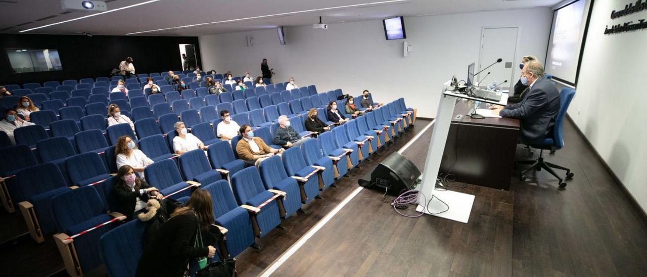 Presentación del plan a los profesionales sanitarios.