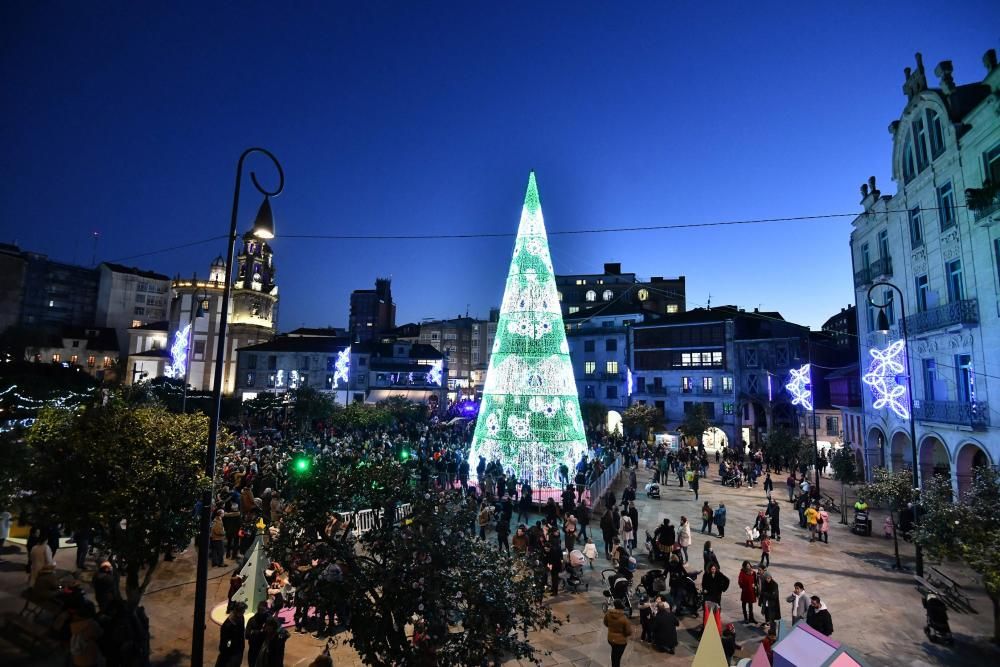 Navidad en Pontevedra 2019 | El arcoíris que aparece cada noche en la Boa Vila