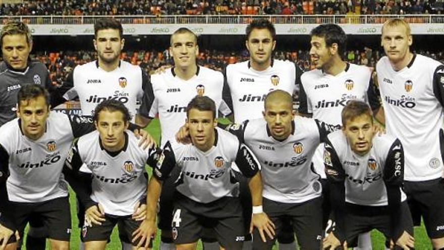 El Valencia lució la camiseta conmemorativa en Mestalla