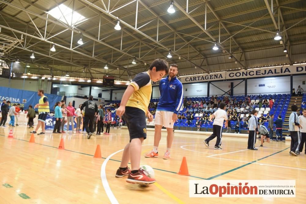 Encuentro de escolares con los jugadores del Plást