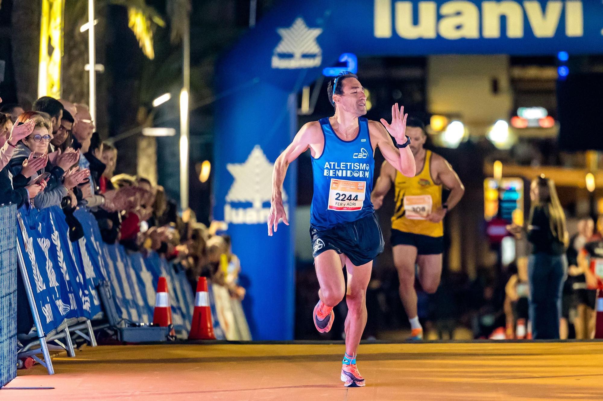 Cerca de 5.000 corredores toman Benidorm.