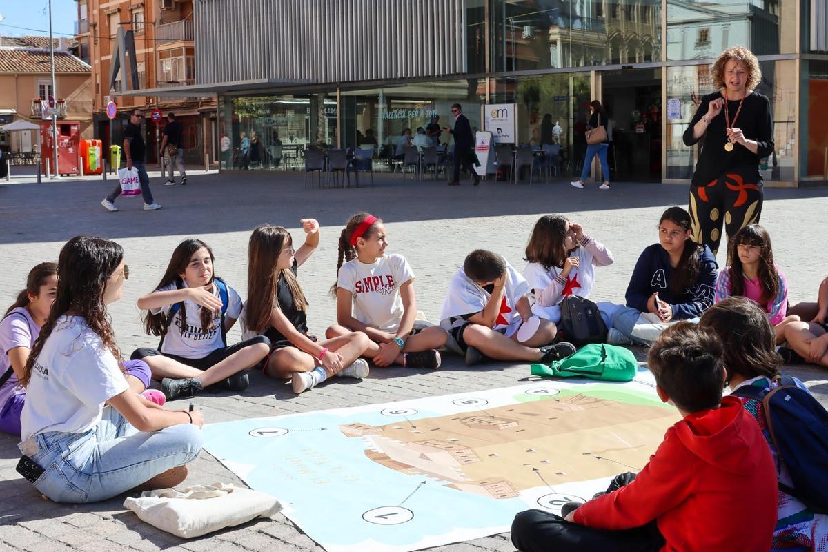 Alumnos de Torrent participan en una de las actividades del proyecto educativo.