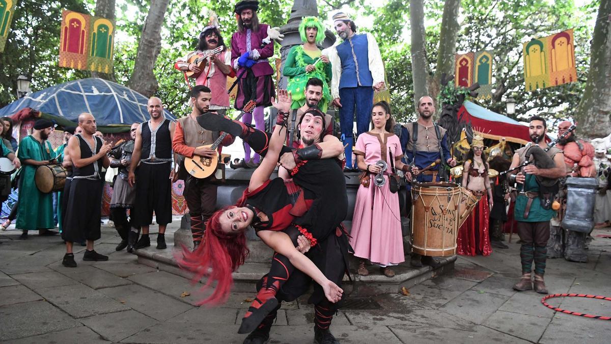 Celebración de la Feira das Marabillas en la Ciudad Vieja.