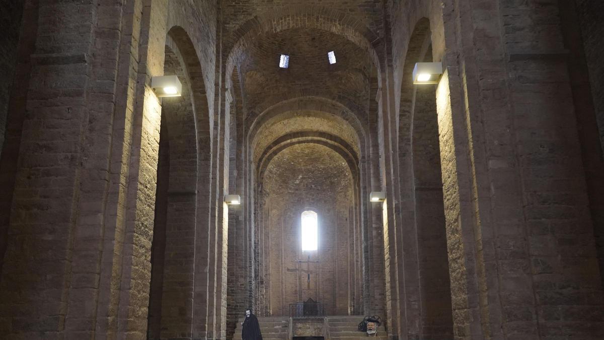 Nau central de la col·legiata de Sant Vicenç de Cardona