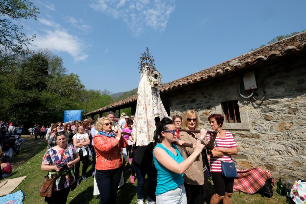 Romería de La Flor en Lena