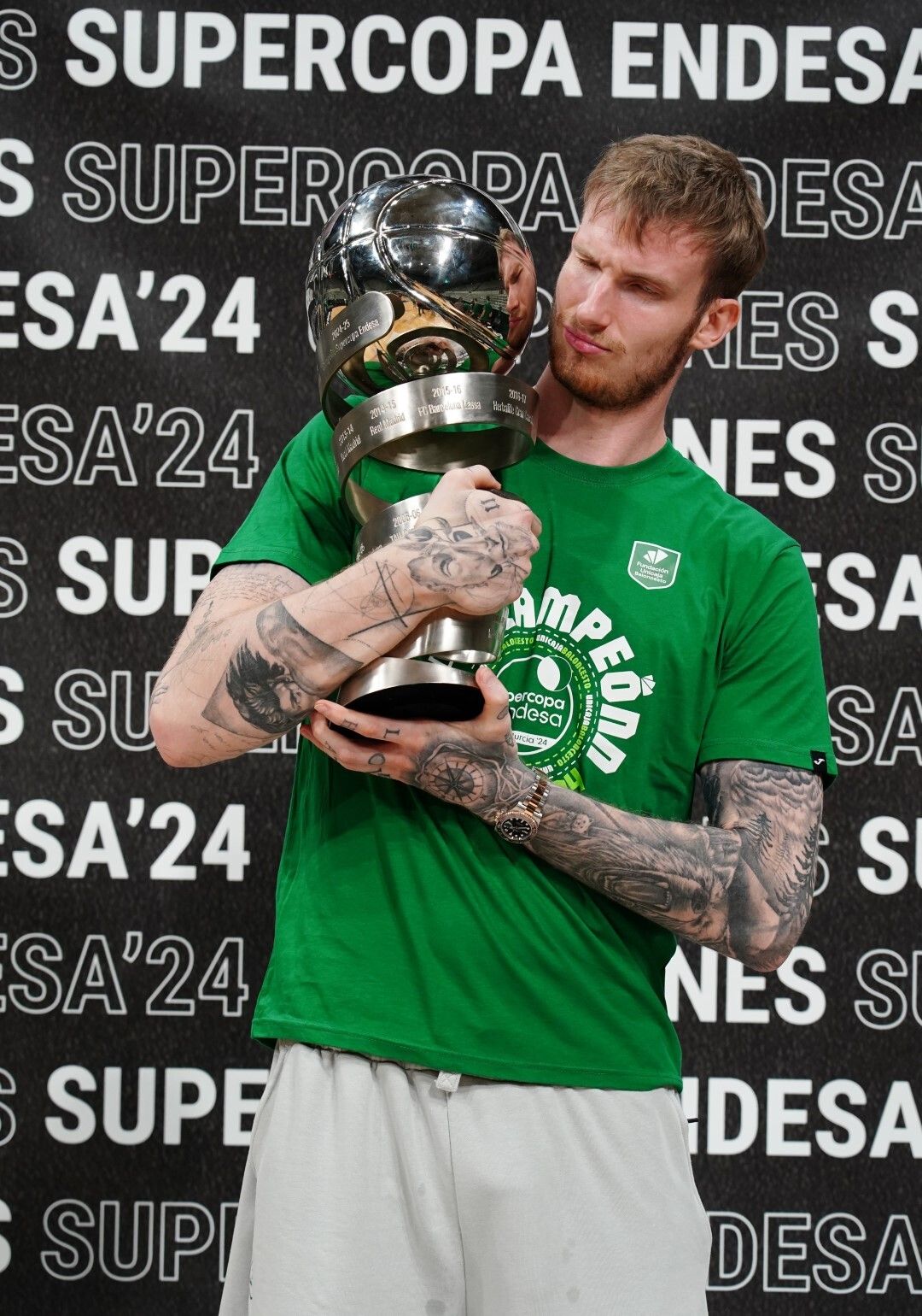 Sesión de fotos al Unicaja como campeón de la Supercopa de España 2024, tras derrotar al Real Madrid