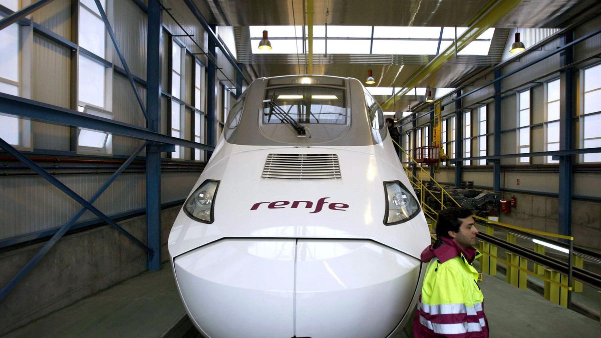 Uno de los trenes de alta velocidad fabricados en los talleres de Málaga