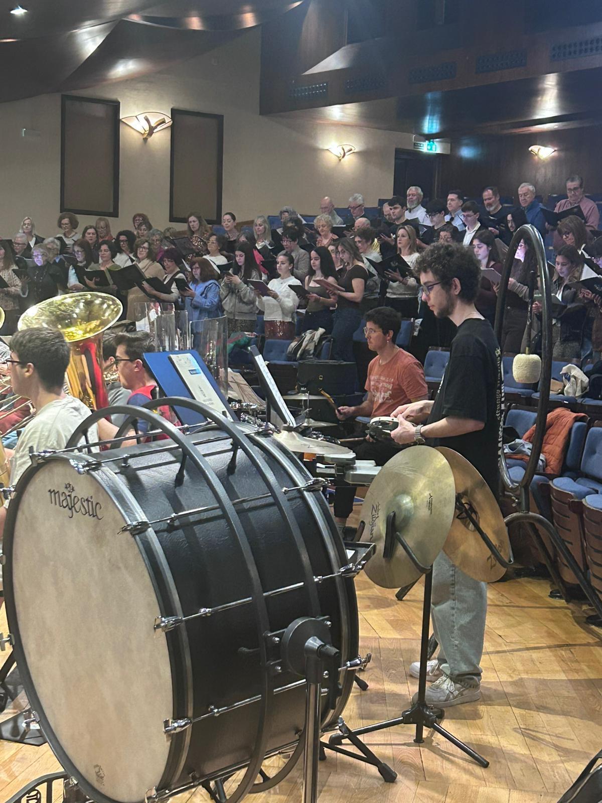 La Banda de Música "Ciudad de Oviedo", en pleno ensayo.