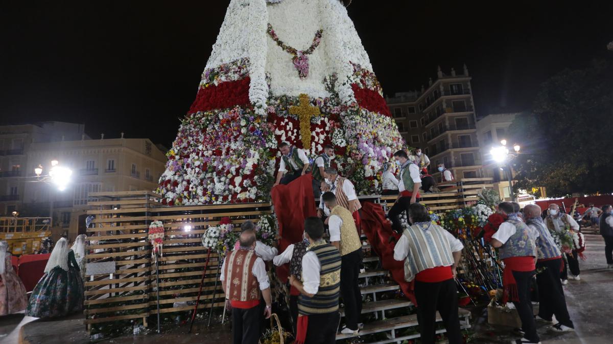 Búscate en el segundo día de Ofrenda por la calle de Caballeros (entre las 21.00 y las 22.00 horas)