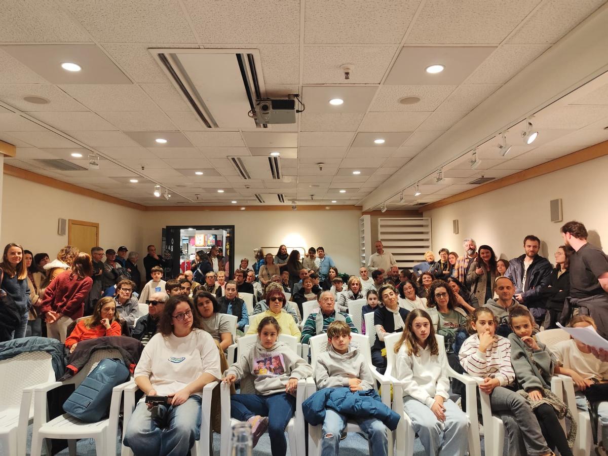 Público en la cita.