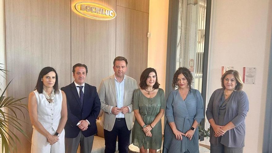 La consejera de Empleo subraya que Lucena ya es el «epicentro» del sector del frío industrial en Andalucía