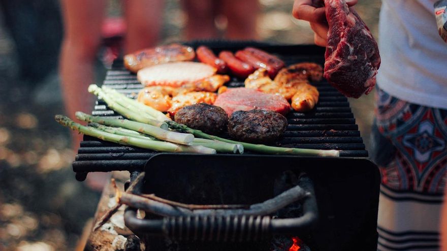 Hacer barbacoa en la terraza de un piso: esto dice la ley al respecto