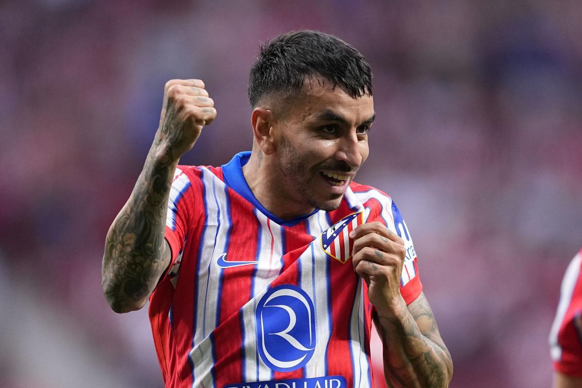 Correa celebrates his goal against Betis.